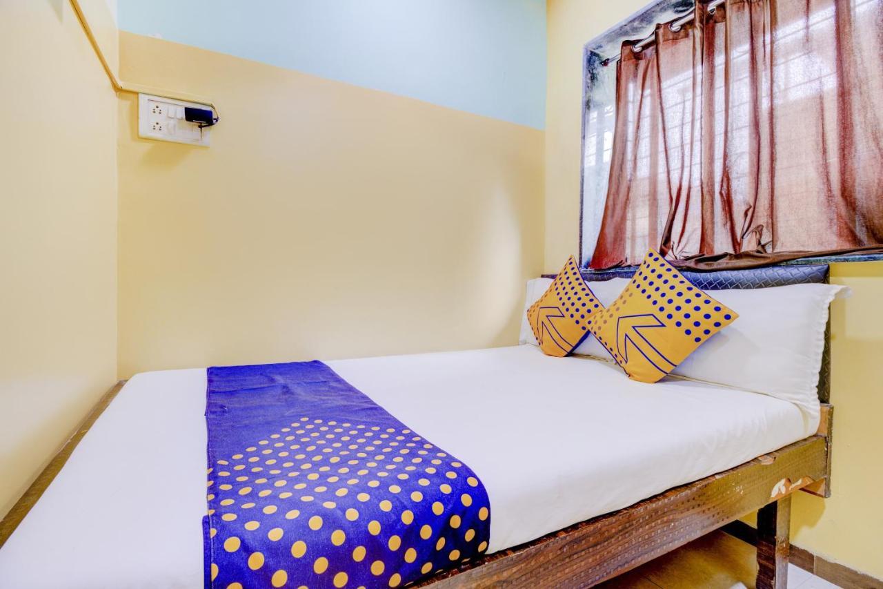 Oyo 70661 Hotel Al Makkah Managed By Hotel Paris Мумбай Екстериор снимка