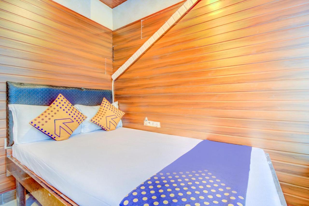 Oyo 70661 Hotel Al Makkah Managed By Hotel Paris Мумбай Екстериор снимка