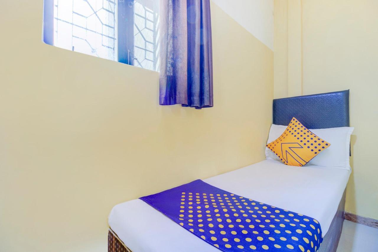 Oyo 70661 Hotel Al Makkah Managed By Hotel Paris Мумбай Екстериор снимка