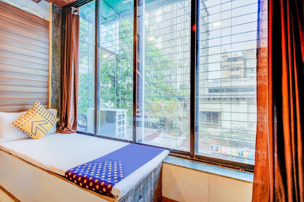 Oyo 70661 Hotel Al Makkah Managed By Hotel Paris Мумбай Екстериор снимка